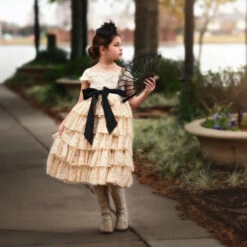 BELLISSIMO VENTILATORE 11 BELLISSIMO VENTILATORE -Fashion Dress-Trish Scully 1 549648a5 0825 4d2a aa42 5f984903bc2d