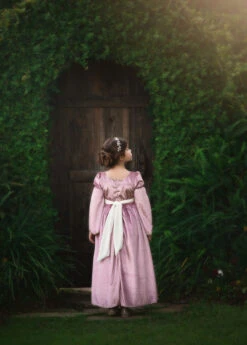 MEDIEVAL PRINCESS 10 MEDIEVAL PRINCESS -Fashion Dress-Trish Scully 295 4