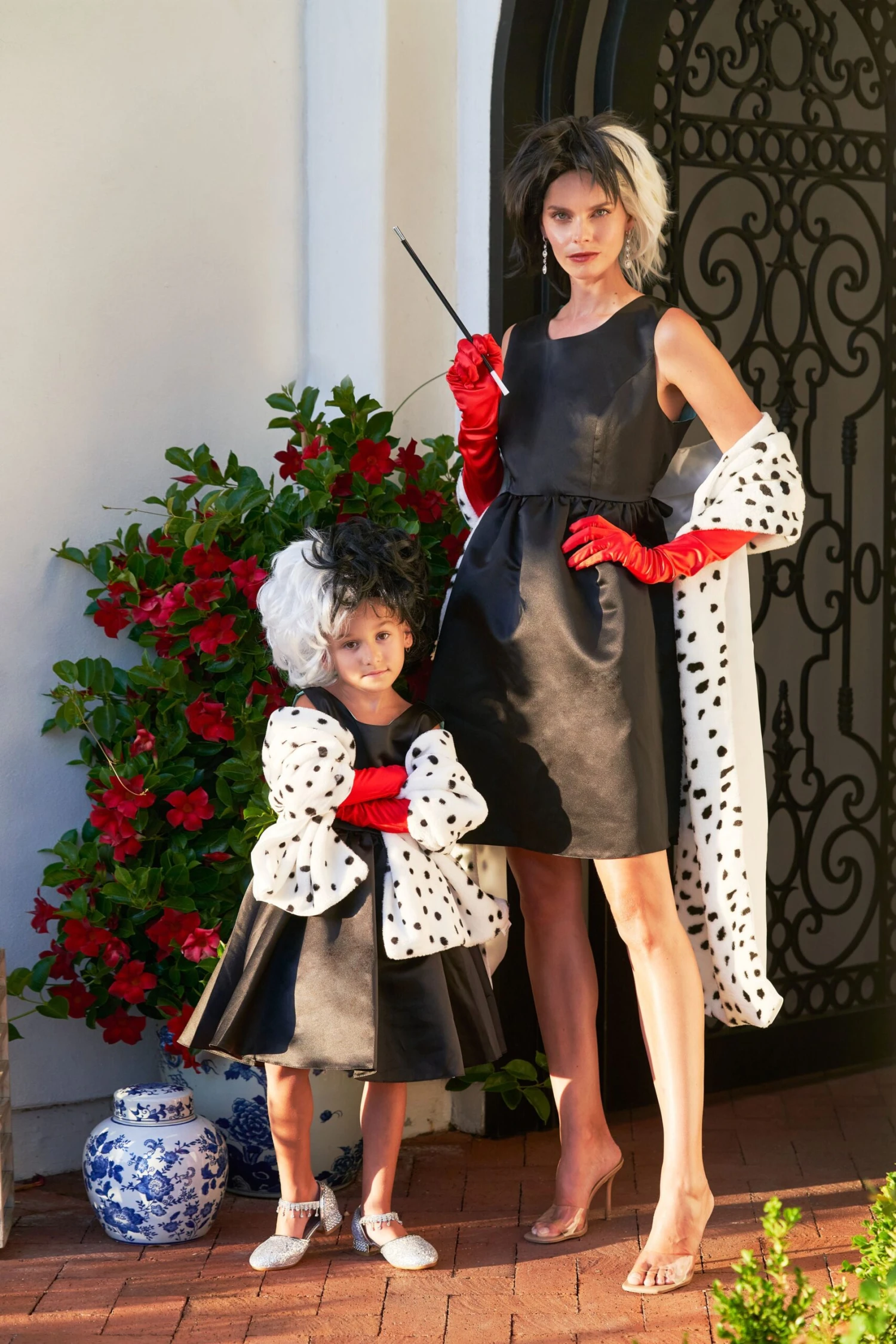 THE DALMATIAN QUEEN COSTUME FOR WOMEN 3 THE DALMATIAN QUEEN COSTUME FOR WOMEN