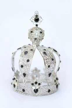 VINTAGE CROWN -Fashion Dress-Trish Scully Myproject 1 2023 04 19T153101.709